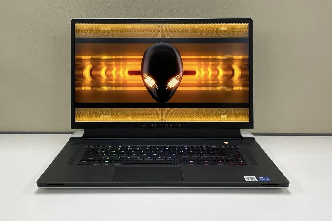 外星人笔记本自带键盘忽然失效_外星人笔记本没有小键盘_外星人笔记本键盘凸起