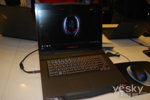 外星人笔记本键盘凸起_外星人笔记本自带键盘忽然失效_外星人笔记本没有小键盘